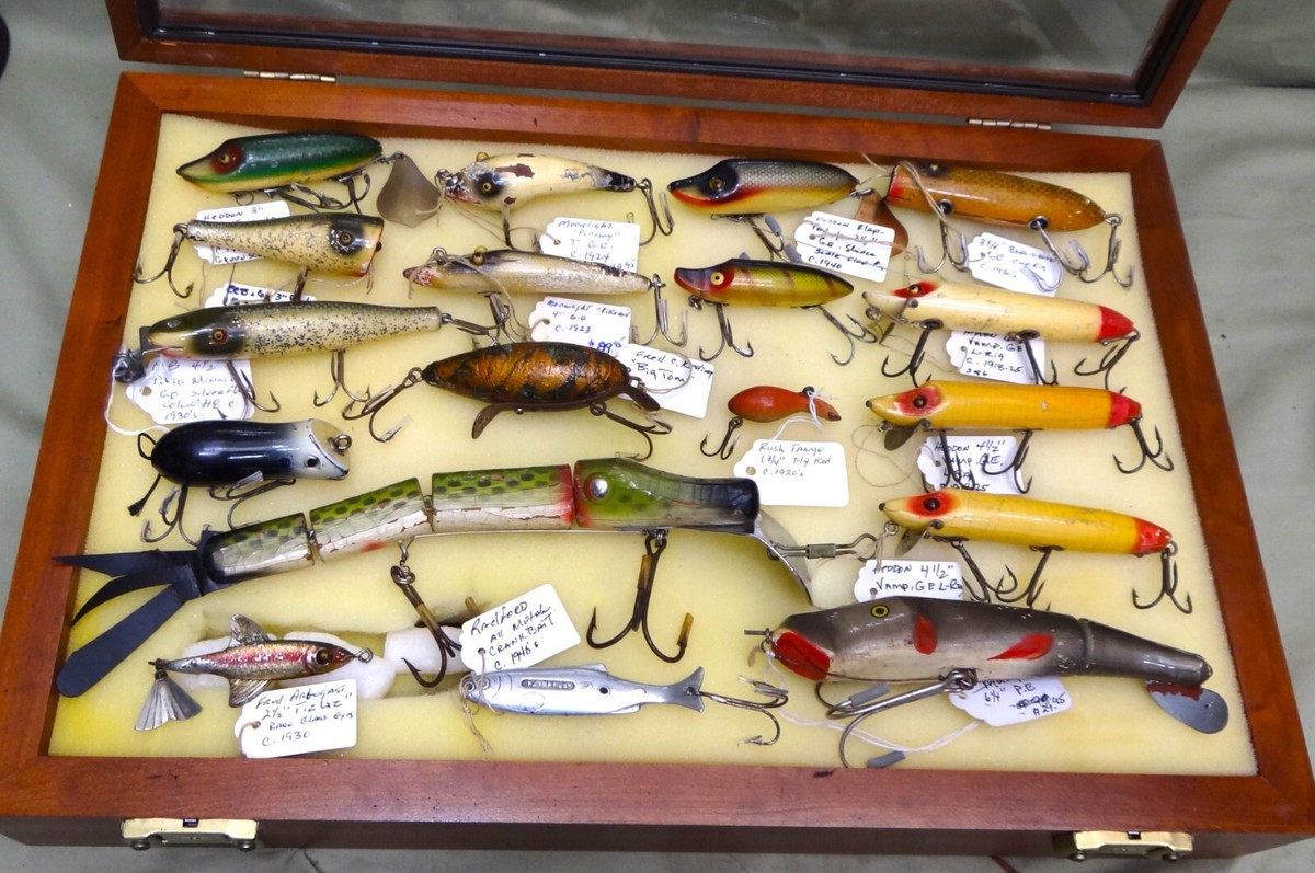 Lot of 18 Vintage Fishing Lures, Heddon/Keeling/Moonlight Lot of 18 Vintage Fishing Lures, Heddon/Keeling/Moonlight