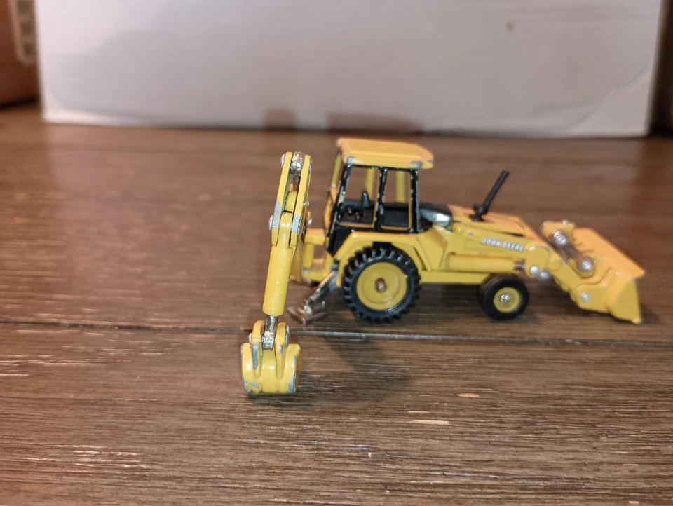 Vintage Ertl John Deere 310D 1/64 Diecast Backhoe Loader Very nice condition  - Image 4 of 4