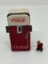 Boyd’s Bears Collection Coca-Cola Machine W/Fizz
