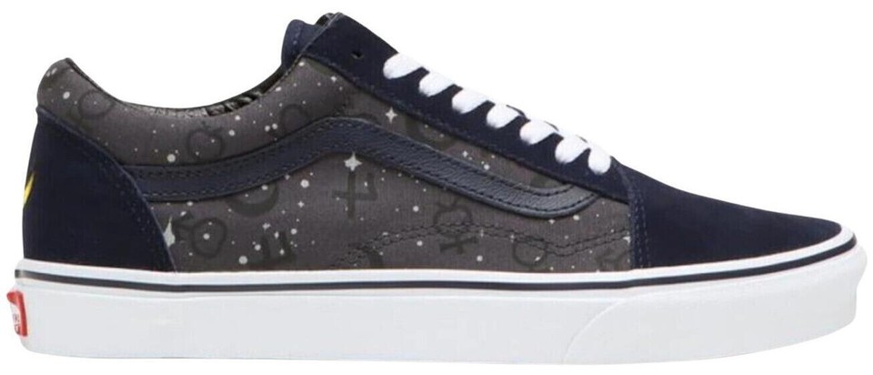 VANS Old Skool X Sailor Moon Black 2022 for Sale  display picture 3
