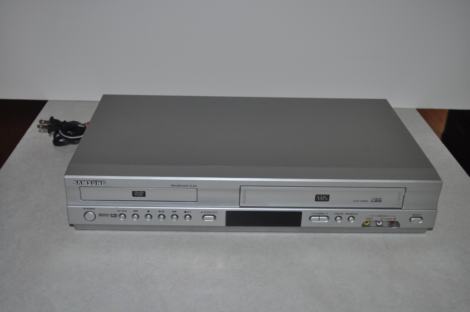 Samsung DVDV4600 DVDVCR Combo VHS Player & Recorder No Remote Tested