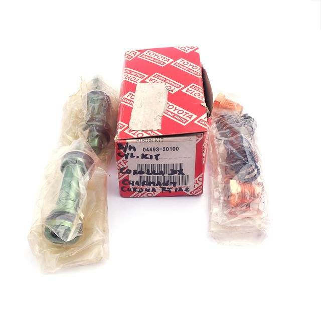 Toyota Corona RT132 19781980 Brake Master Cylinder Kit NOS Fits