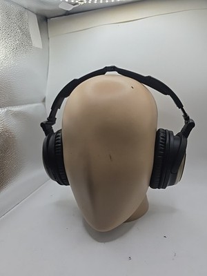 Skullcandy Proletariat noise-canceling headphones.