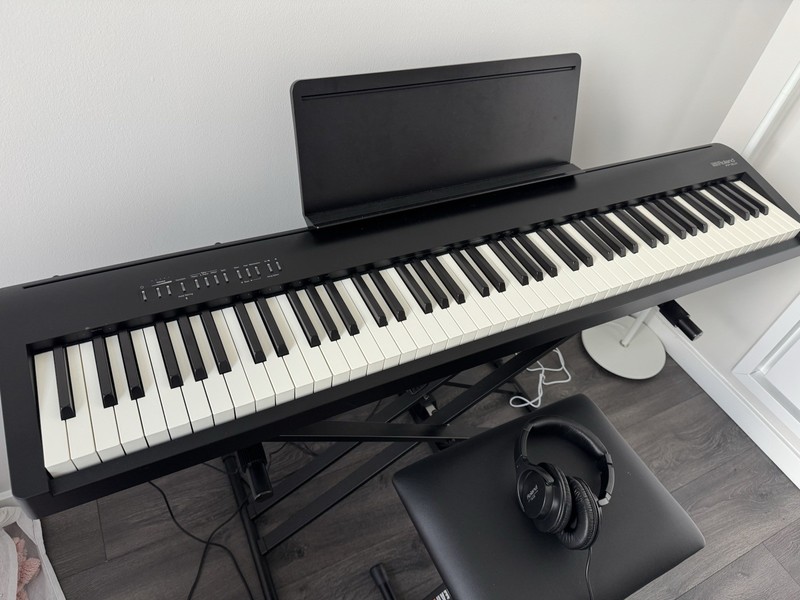 Yamaha FP-30X 88-Key Digital Home Digital Piano Black w/ Pedal & Stand & Bench