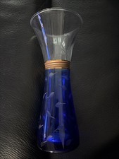 Rare vase en cristal taillé cobalt et doré signé SHISEIDO 7"