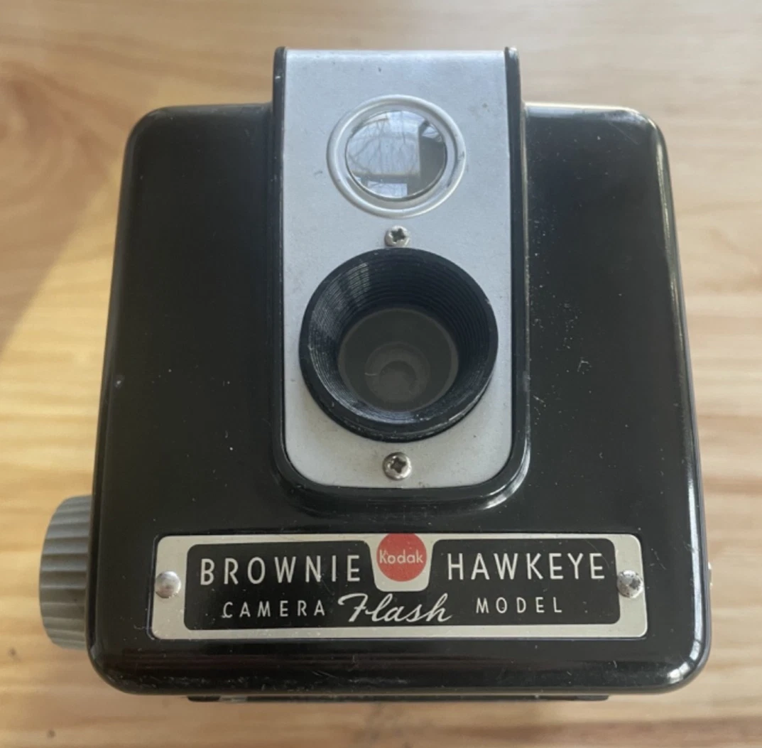 ブラウニー ホークアイ ビンテージ カメラ Amazon.com : Vintage Kodak Brownie Hawkeye Camera : Point And