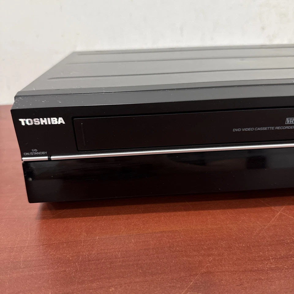 Toshiba DVR620KU VHS/DVD Recorder Combo VCR Dubbing HDMI - NO REMOTE - Tested - Image 2 of 4