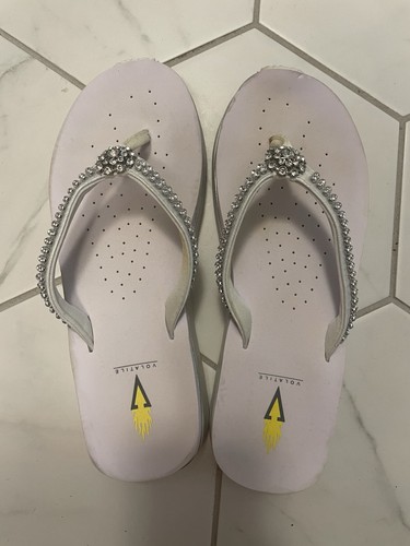 Volatile Rhinestone Thong Sandals Women’s US 9 White Flat Slip-On Casual