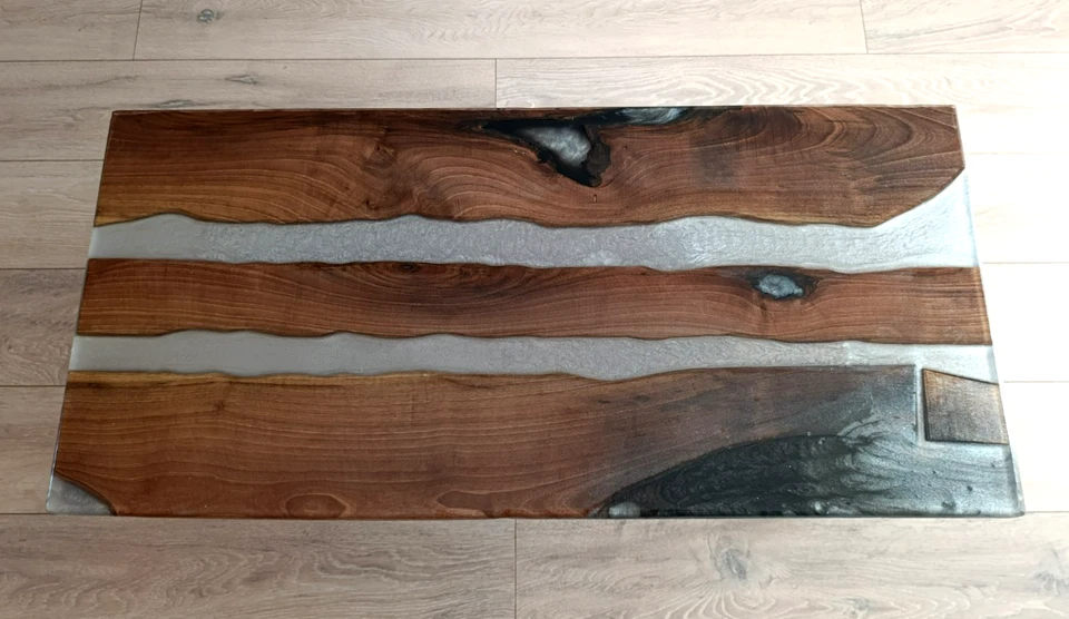 Tavolino Da Salotto In Legno E Resina Epossidica - River Table Realizzato a mano - Immagine 2 di 4
