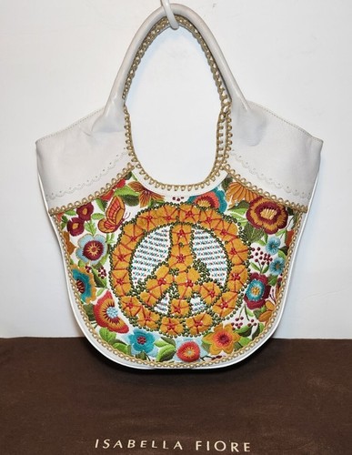 BOLSO VAGABUNDO ISABELLA FIORE SAKS SIGNO DE PAZ PIPER BORDADO CUERO NUEVO SIN ETIQUETAS $695 - Imagen 2 de 20