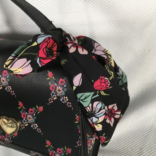 Betsey Johnson schwarz & Blumenmuster Kunstleder Top Henkel Tasche Handtasche mit Schal - Bild 4 von 13