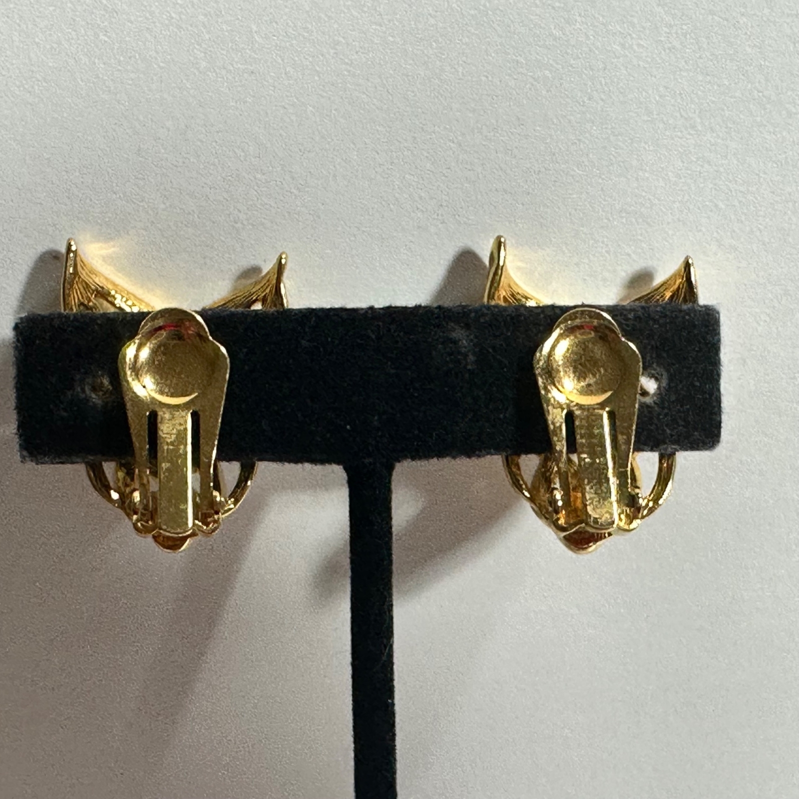 JS Woven Interconnected Infinity Design Celtic Ea… - image 5