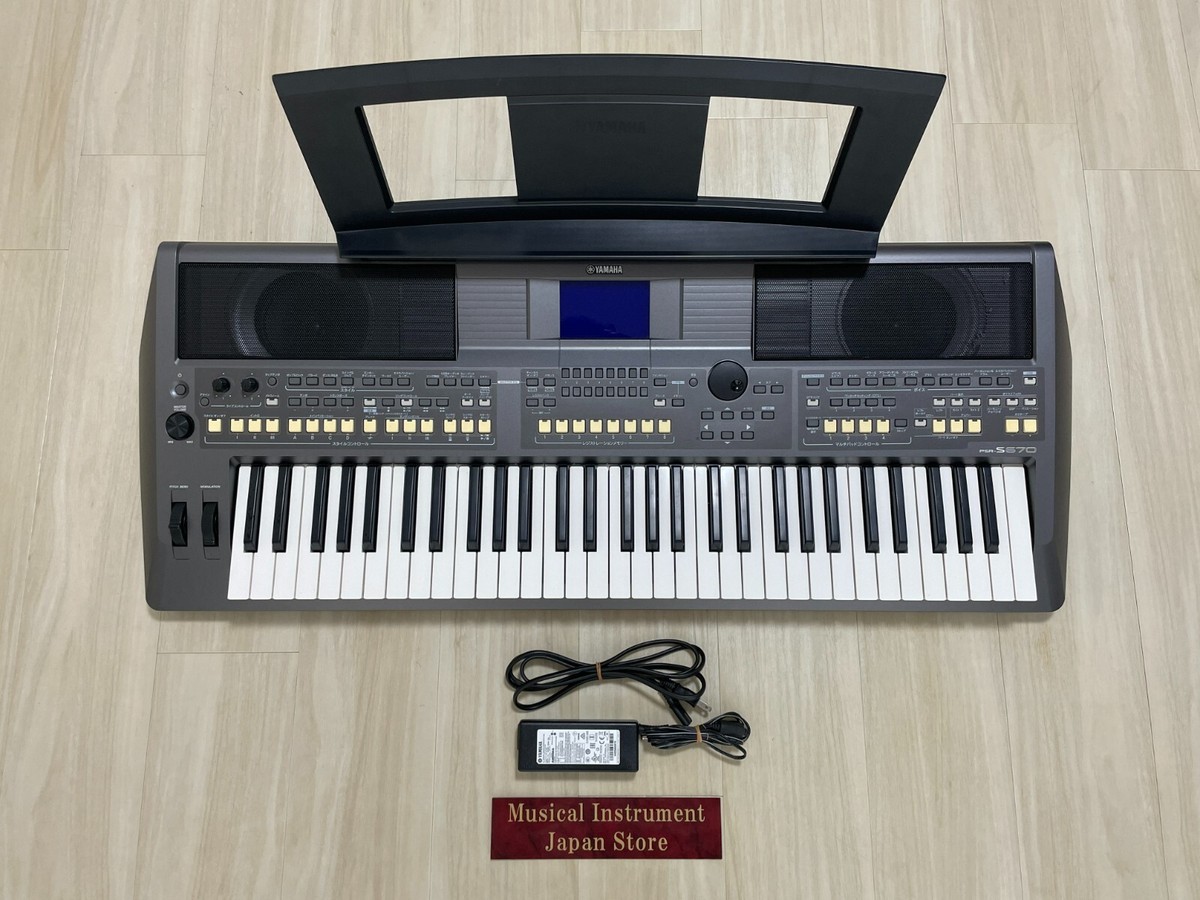 Yamaha PSR-S670 61-key Digital Keyboard Portatnoe Yamaha PSR-S670 61-key Digital Keyboard Portatnoe