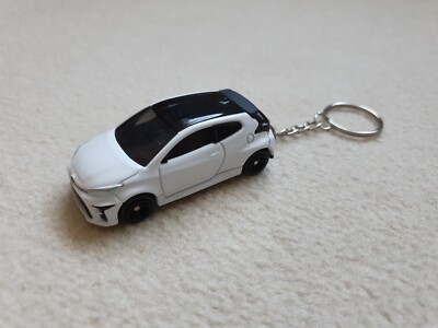 Schlüsselanhänger Toyota YARIS Hybrid Elektroauto Selten Auto Car Modell Neu