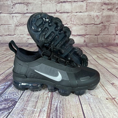 vapormax size 4 black