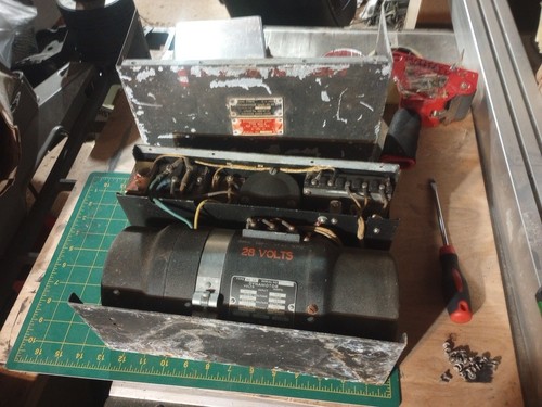 Vecchio alimentatore Dynamotor Pe-94-b molto bello