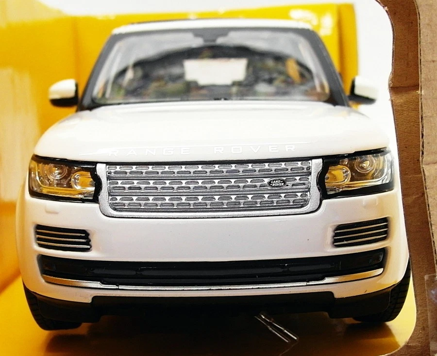 Rastar 1/24 Scale Diecast Model Car 56300 - Range Rover - White - Image 4 of 4