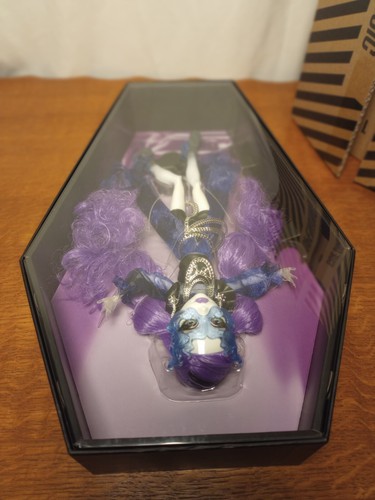 DOLL MONSTER HIGH SPECTRA VONDERGEIST MIDNIGHT RUNWAY MATTEL CREATIONS MISB RARE - Imagen 9 de 12