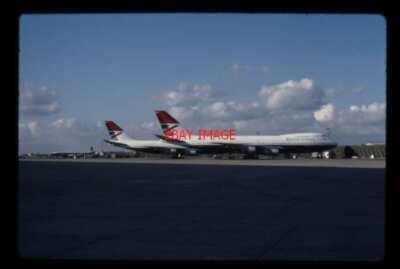 FOTO BRITISH AIRWAYS JUMBO JET AT HEATHROW