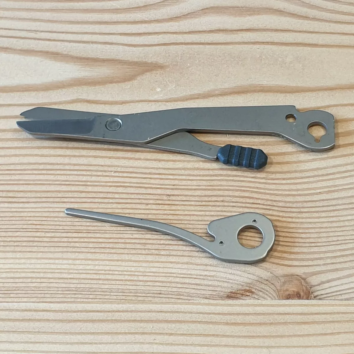 New Leatherman Parts Surge Old Surge Scissors Spring Parts Scissor