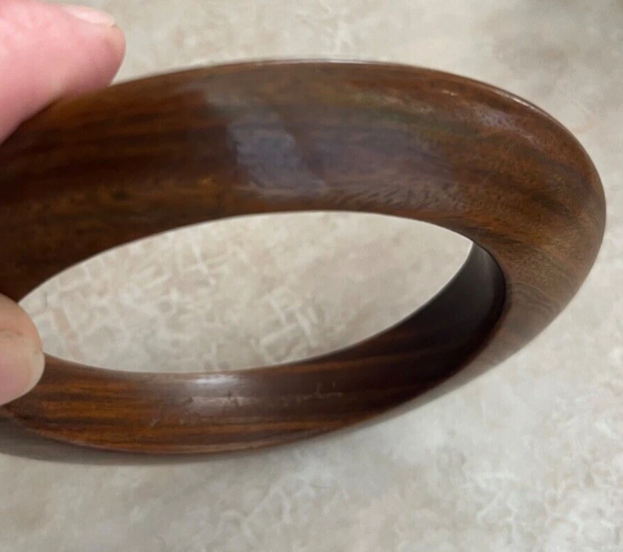 Brazalete de madera Patricia Von Musulin Foto 3 de 4