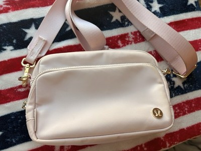 Lululemon Everywhere Crossbody 3L Large Metal Hardware - Downtown Tan/pink
