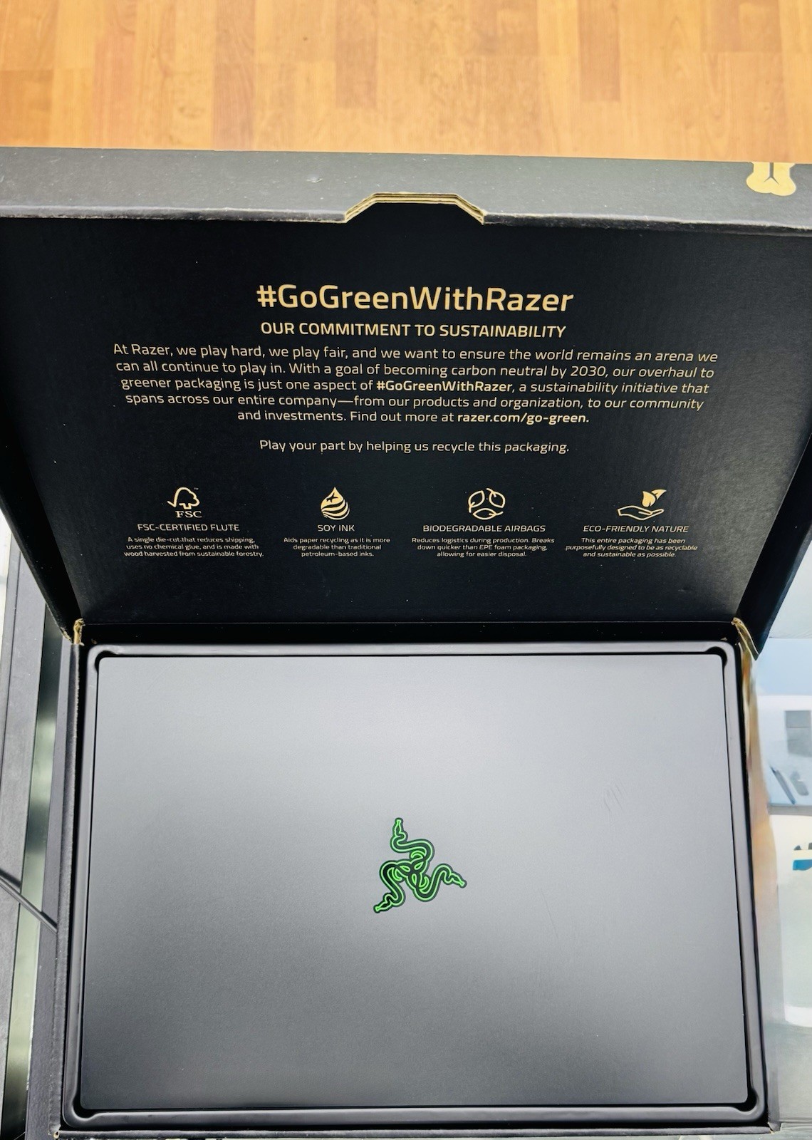 Razer Blade 16 Gaming Laptop