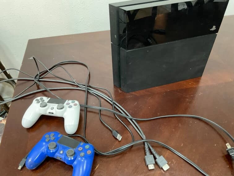 Sony PlayStation 4 500GB Gaming Console - Black With 2 Controllers