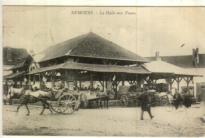 CPA 77 ca. Fontainebleau NEMOURS La Halle aux Veaux. Markttag. Ecrite1907