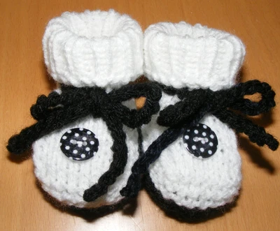 Babyschuhe Fußballschuhe gelb schwarz gestrickt  Größe wählen - Bild 1 von 3