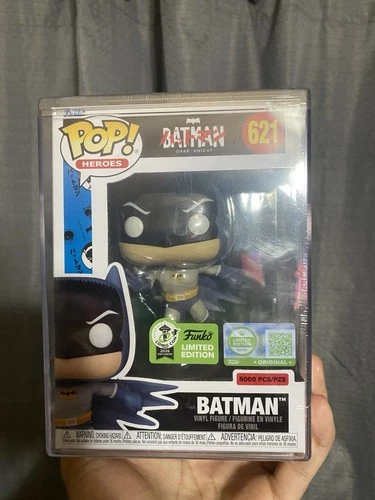 Funko Pop!  Exclusive -Batman  #621 (LE 5000) with Pop! protector new