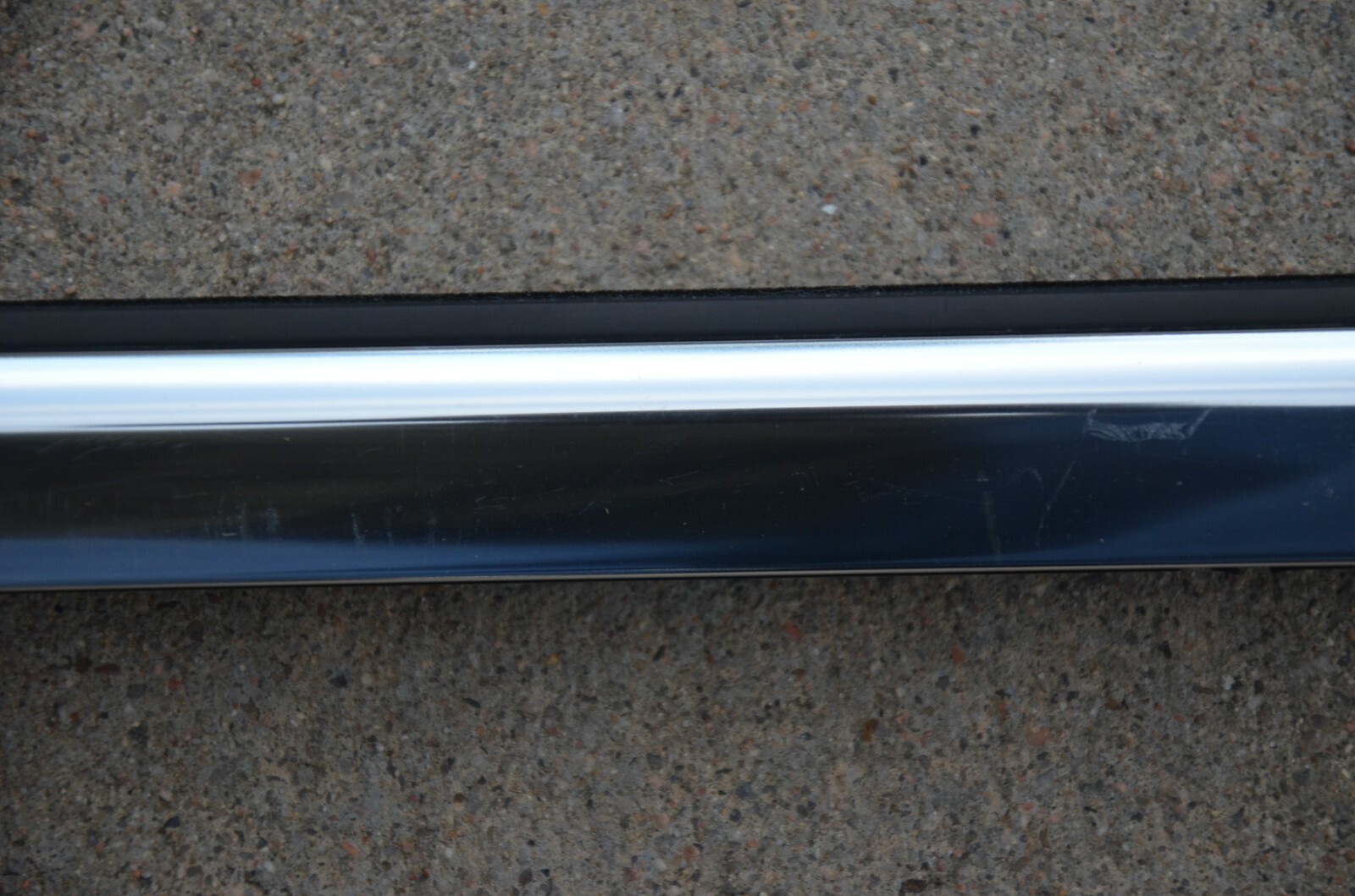 2016-2020 Bentley Bentayga Rear Right Door Upper Trim Strip 36A853082B OEM