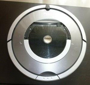 Staubsaugerroboter iRobot Roomba Modell 780 + mit org. ROOMBA AKKU