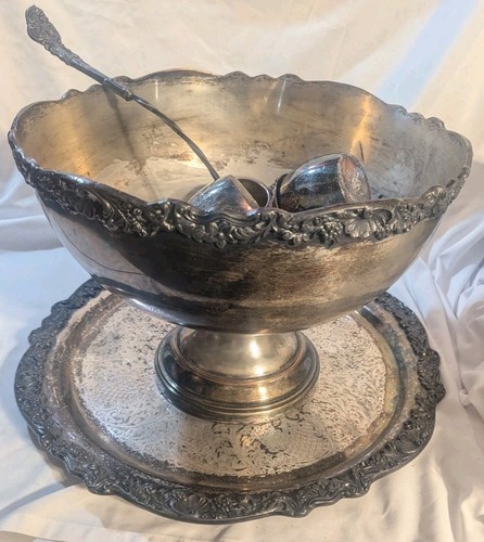 Ornate Silver Grape Vine Punch Bowl 10" Punch Bowl w/ladle & 18" platter - Picture 9 of 17