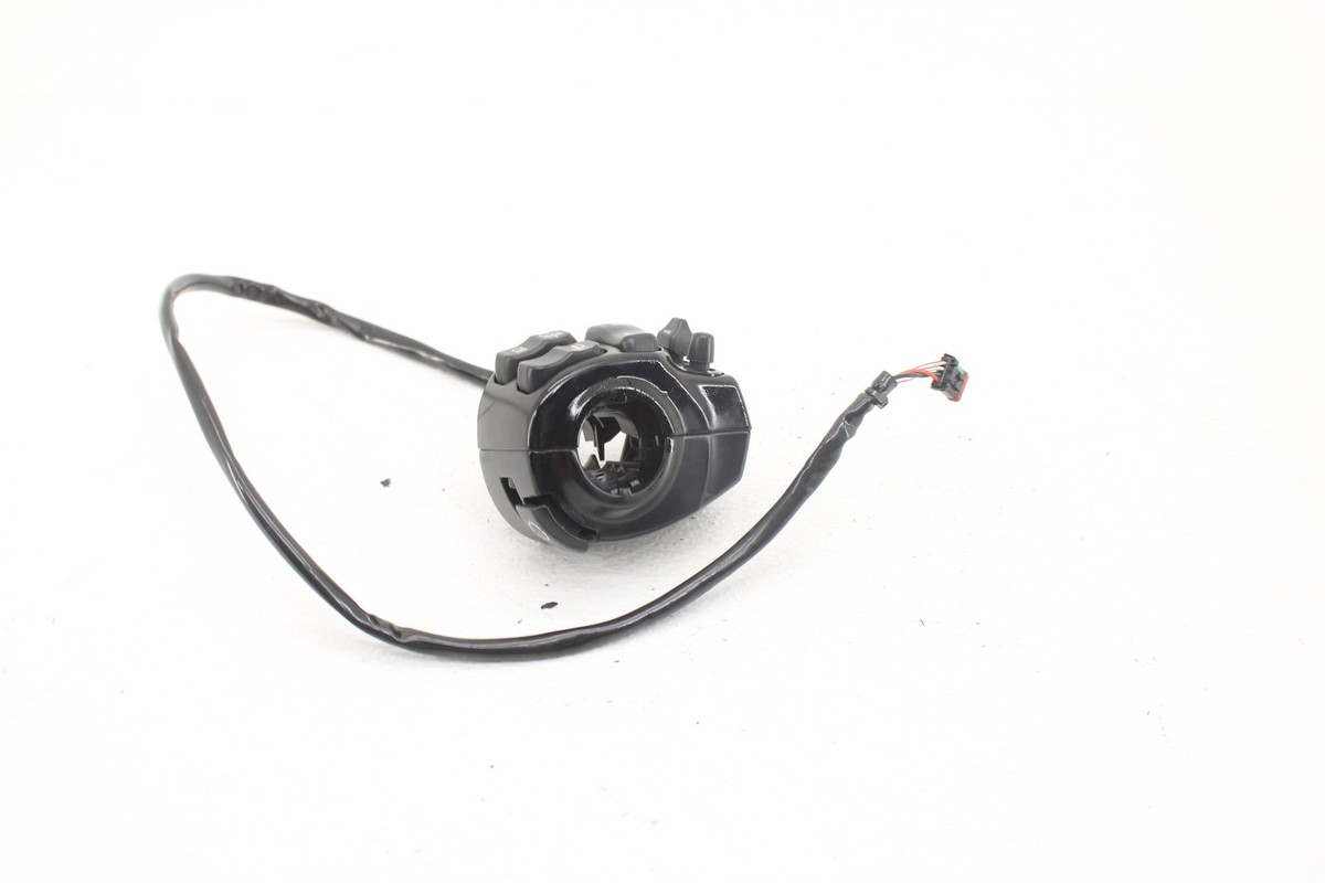 Harley Davidson Touring Left Light Turn Signal Switch 71500128A