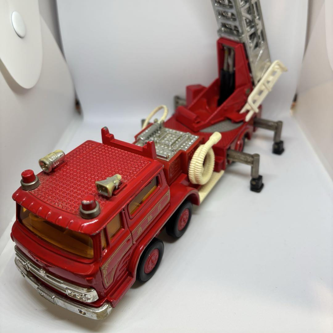 Tomica Dandy Hino Aerial Ladder Fire Truck 1/43 Made in Japan