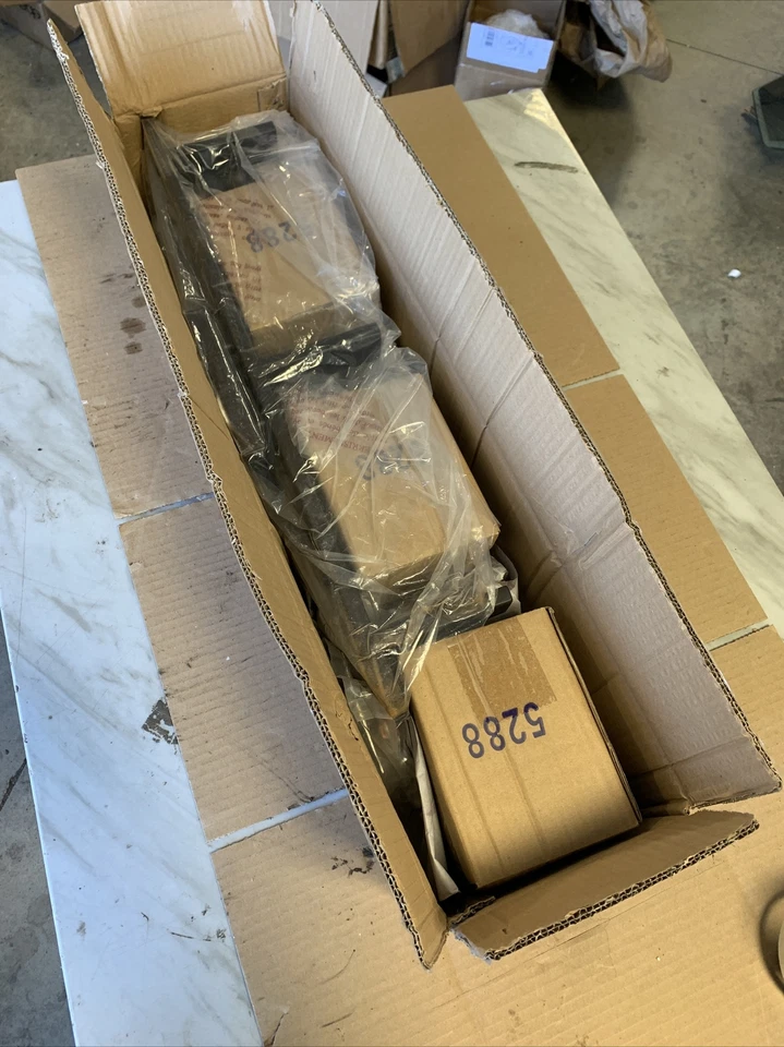 Tocador de baño Forte Lighting Myo 3 luces bronce antiguo transparente 5288-03-32 Foto 4 de 4