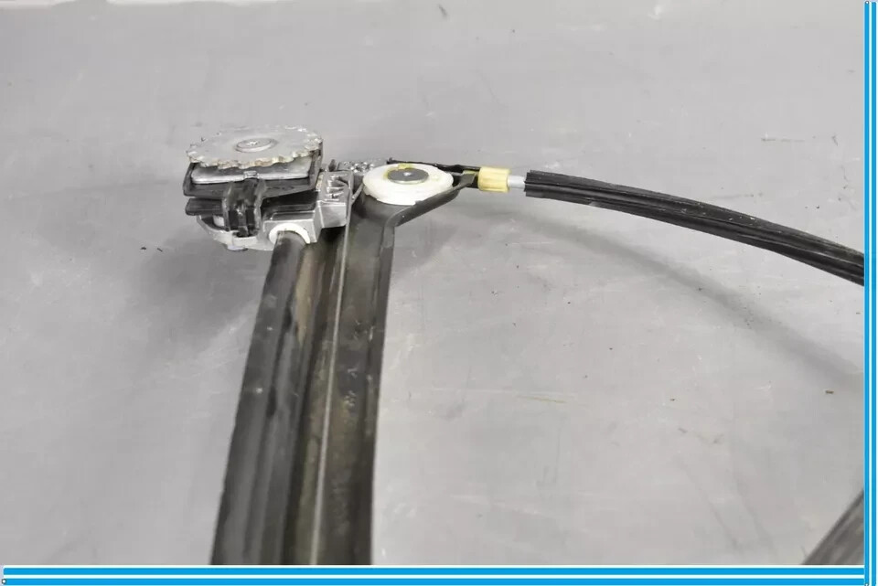 14-22 Maserati Quattroporte M156 Rear Right Side Window Regulator Motor OEM