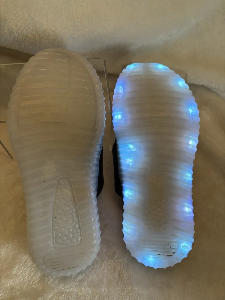 LED Light-Up Lace-Up Luminous Sneaker USB Rechargeable Black/Gray Shoes - Image 4 of 4