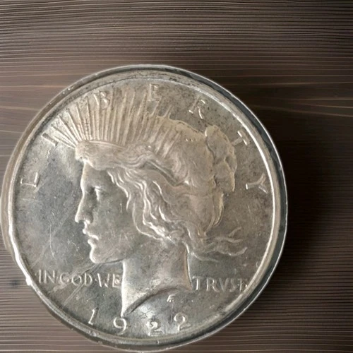 1922 PEACE DOLLAR 90% SILVER COIN VF CONDITION
