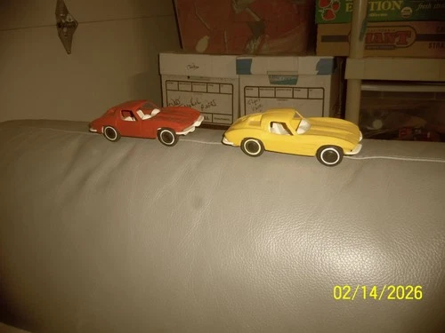 2 Vintage Tonka 1963 Yellow & Red Corvette Split Window Carrier cars w/trailer