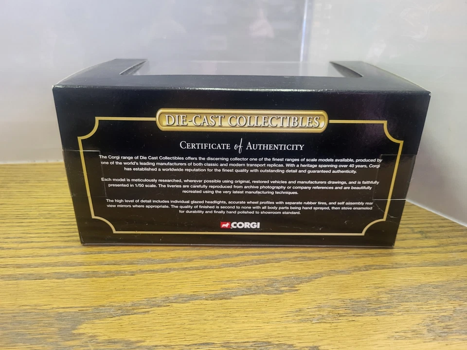 Corgi Mack B Wrecker Tow Truck Chicago Livery 1:50 Diecast Model - Image 3 of 3