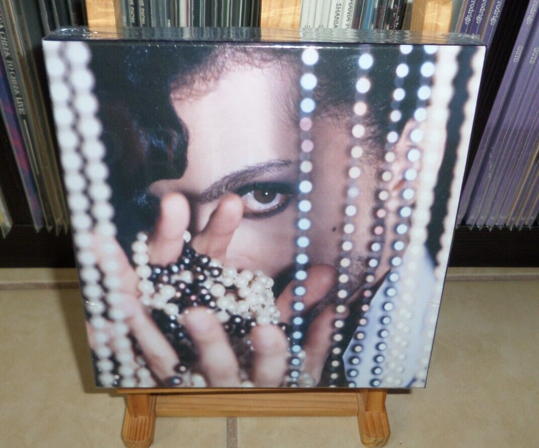 PRINCE DIAMONDS AND PEARLS WHITE 7