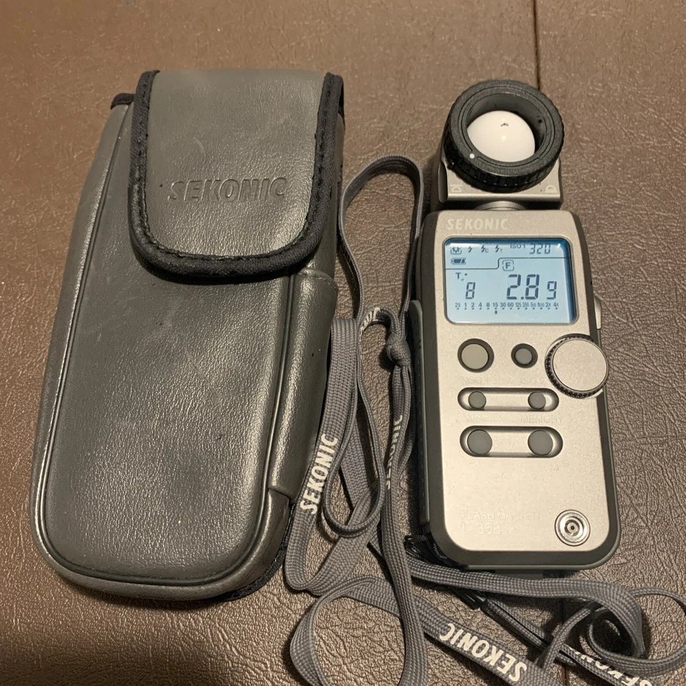 Sekonic L-358 Light Meter with RT- Module 32 Transmitter & battery - Image 2 of 4