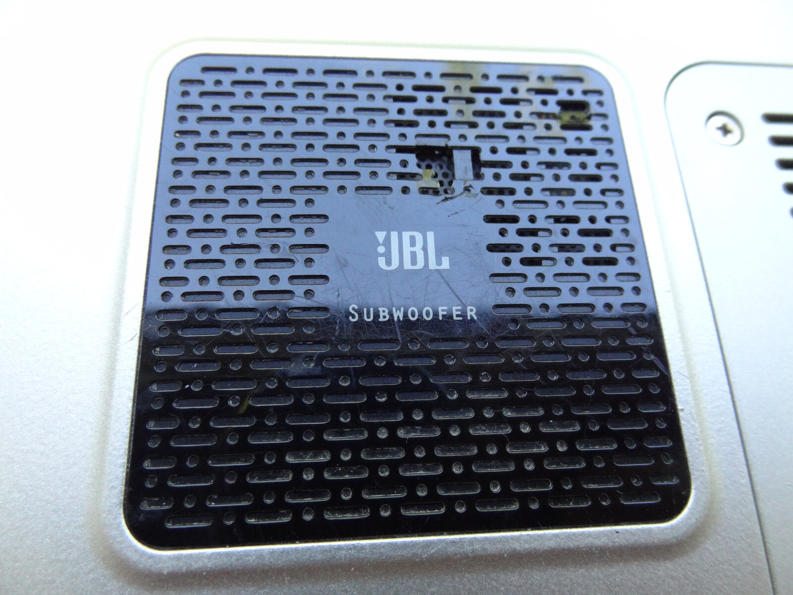 Dell XPS 15 L502X Laptop i7 2630QM Nvidia GT540M 8GB DDR3 JBL Subwoofer