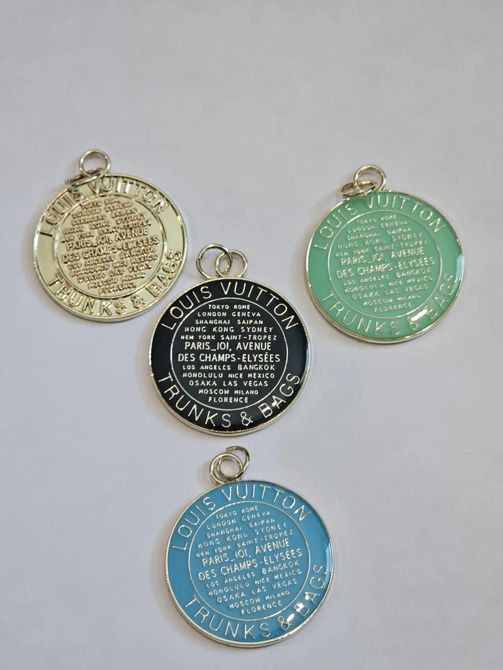 4PCS BAG TRUNK CHARMS, DOUBLE SIDE GOLD HARDWARE - Image 2 of 3