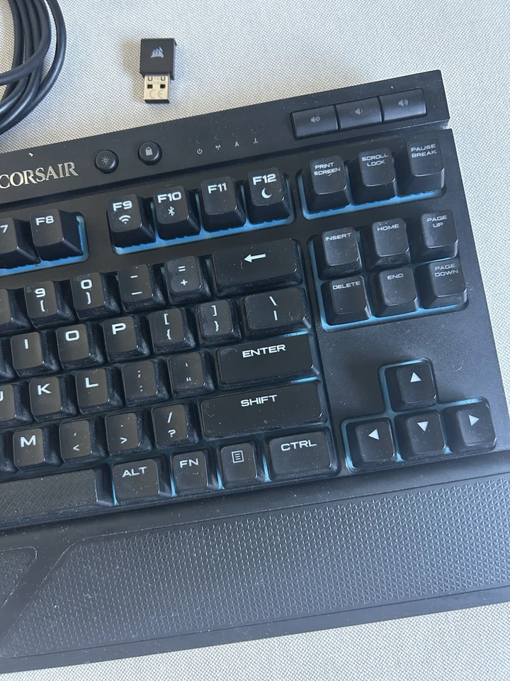 Corsair K63 Wireless Mechanical Keyboard preowned - Image 3 of 4