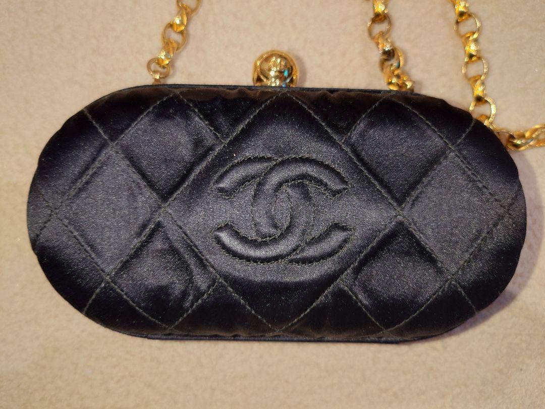 CHANEL black satin quilted chain shoulder bag with gold hardware PGA2PP