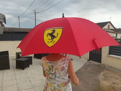 Ancien grand parapluie rouge sous licence Ferrari, année 2002. État neuf. - Photo 1/4