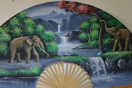Elephants Decorative Fan Hand Painted 60 Inches Wide 35 Inches Wide - Imagen 4 de 4